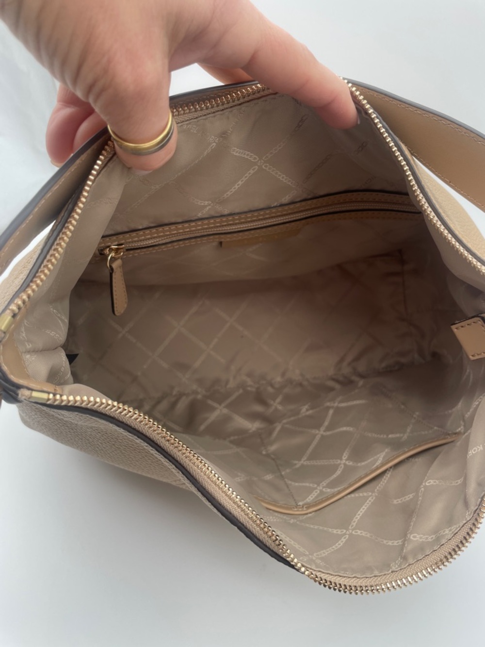 Michael Kors Shoulder Bag - Picture 7 of 8